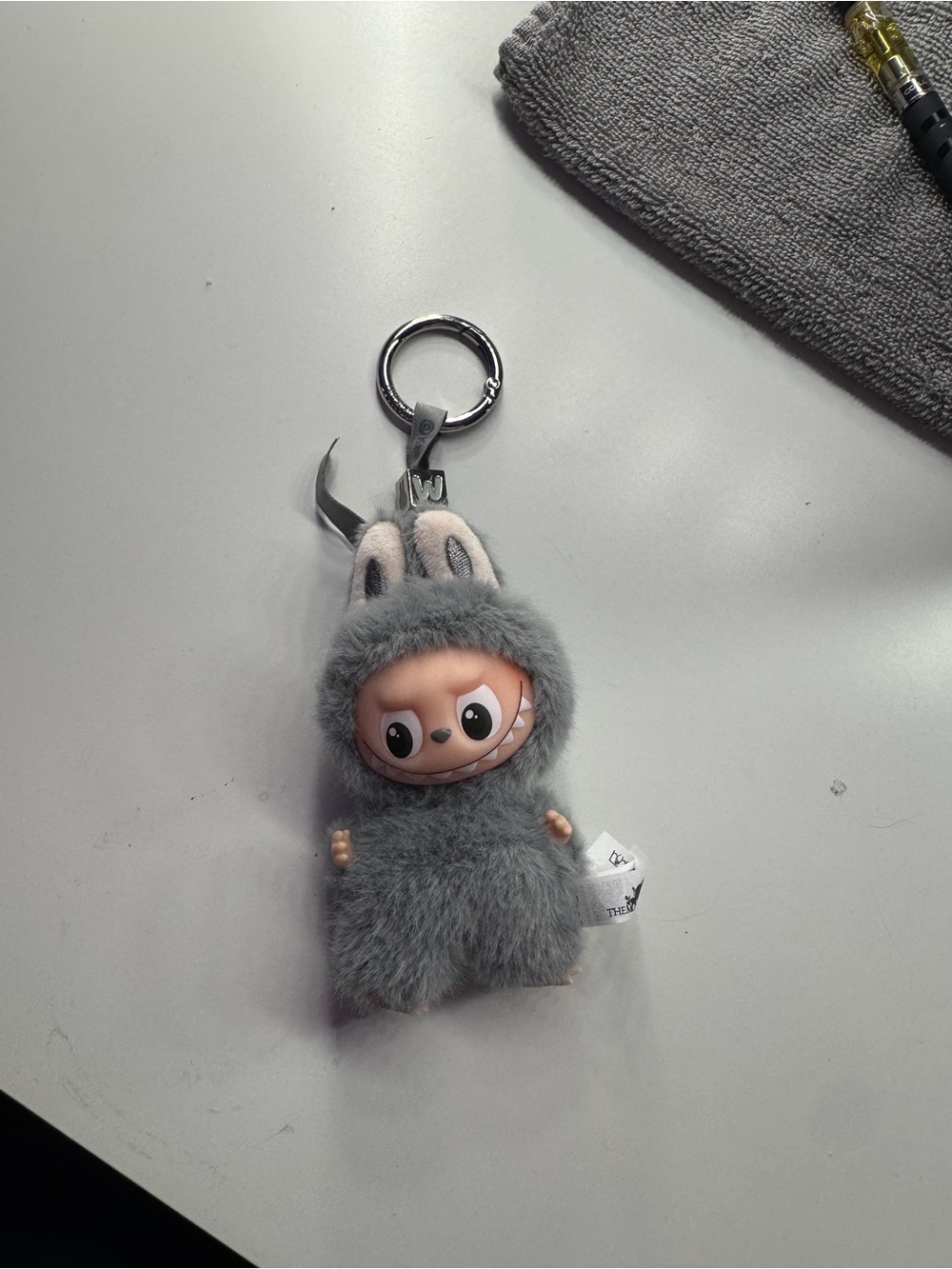 Mini Labubu keychains - Picture 5 of 6